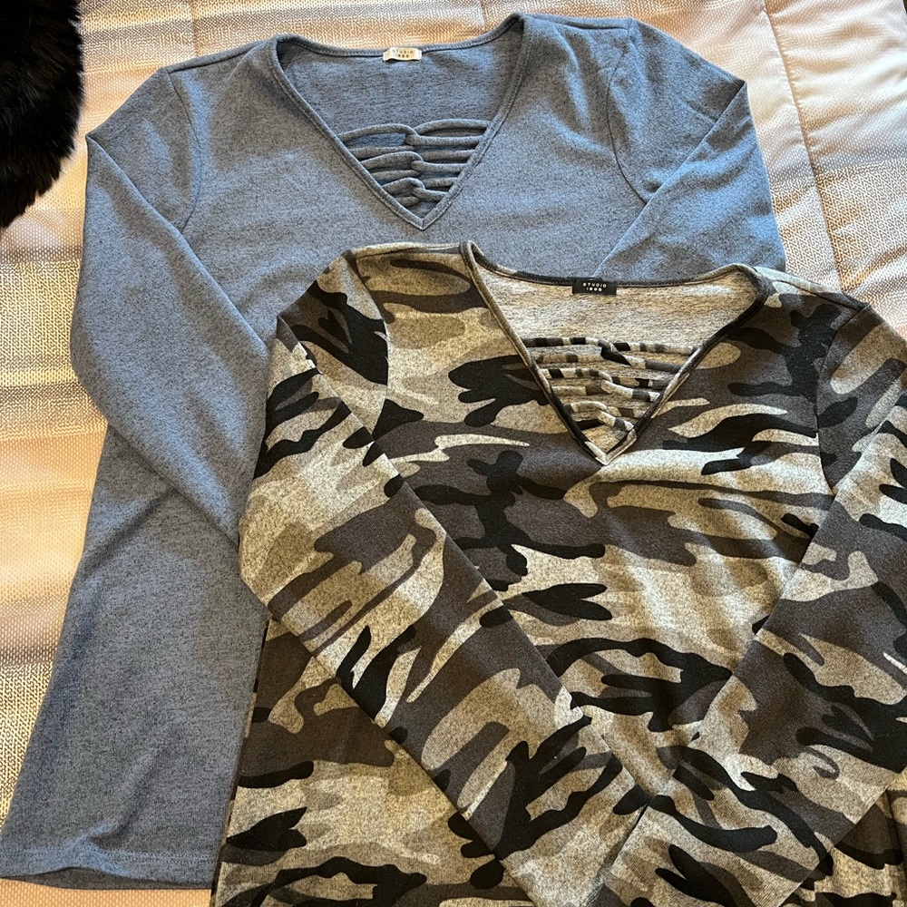 Long sleeve light sweater bundle